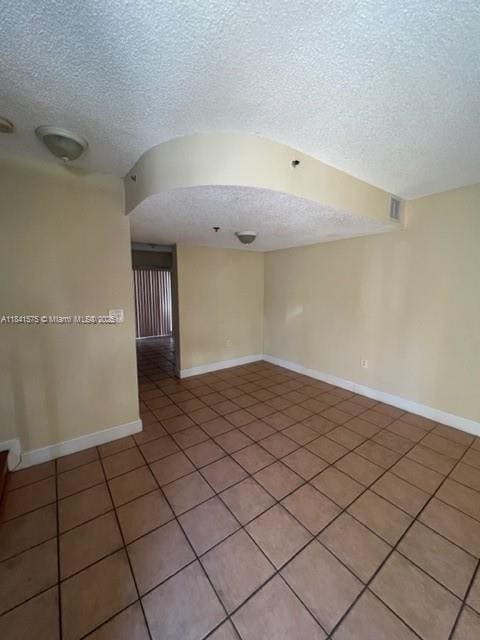 Building Photo - 210 Riviera Cir