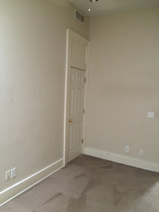Building Photo - One Bedroom Apartment in Downtown Lafayette
