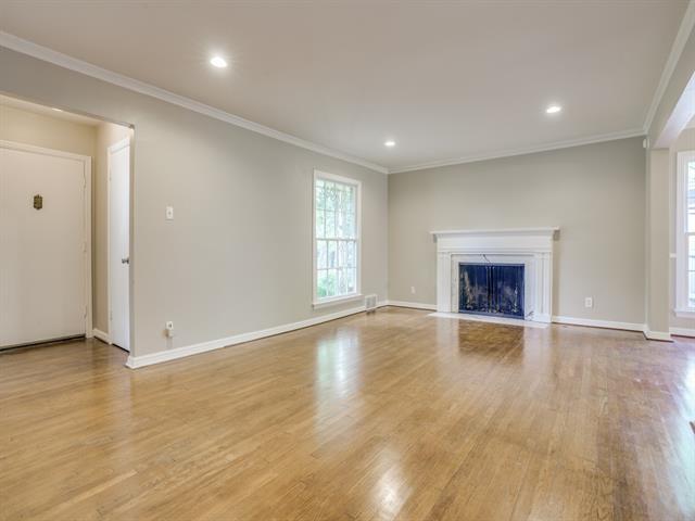 Building Photo - 3924 Wentwood Dr