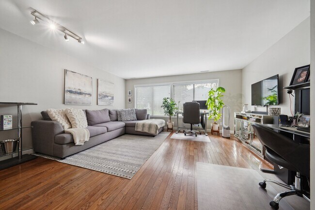 Foto del edificio - 100 Willowbrook Ave