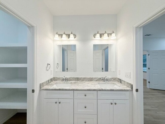 Foto del edificio - 3353 Country Ln