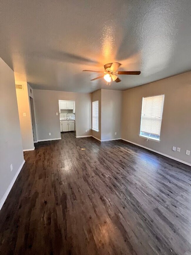 Foto del edificio - 227-229 SE 13th St.