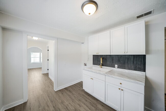 Foto del edificio - 771 S Clay St