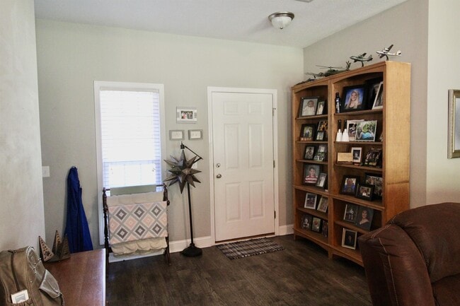 Building Photo - 425 Serenity Ave