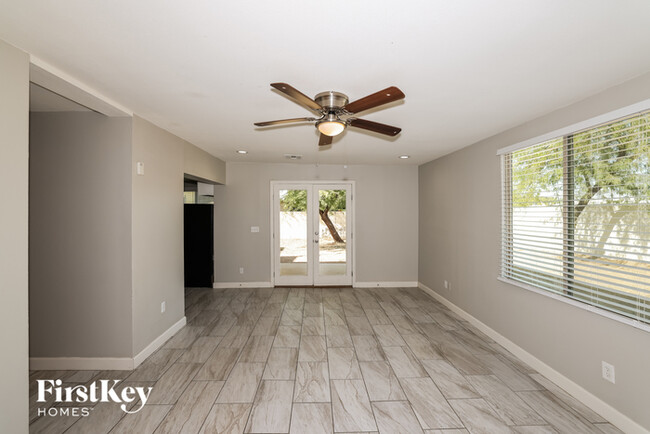 Building Photo - 1832 E Monterey Way