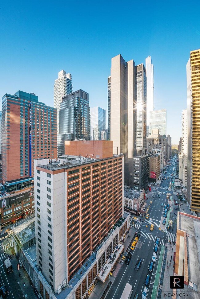 Foto del edificio - 150 W 51st St