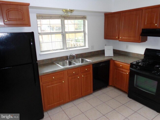 Building Photo - 13490 Old Dairy Ct