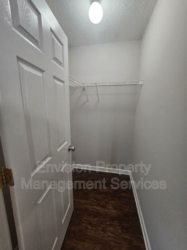 Building Photo - 1393 N Hampton Dr
