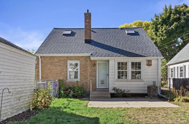 Foto del edificio - 4918 N Berkeley Blvd