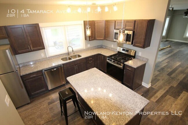 Foto del edificio - 1014 Tamarack Avenue Nw #1- 2 beds, 1 full...
