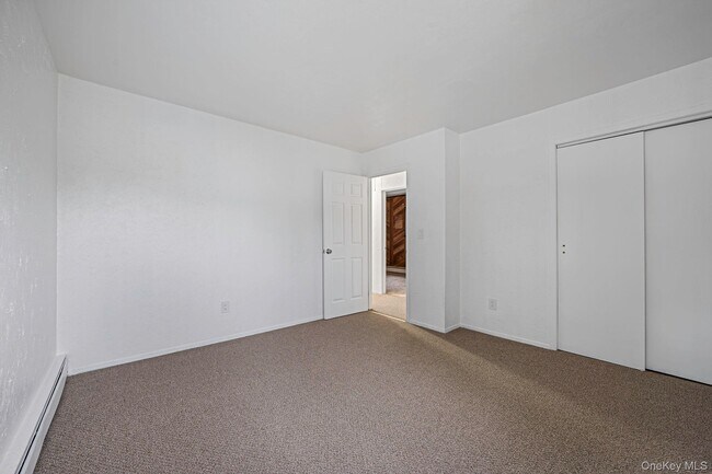 Building Photo - 813 Windmill Ave