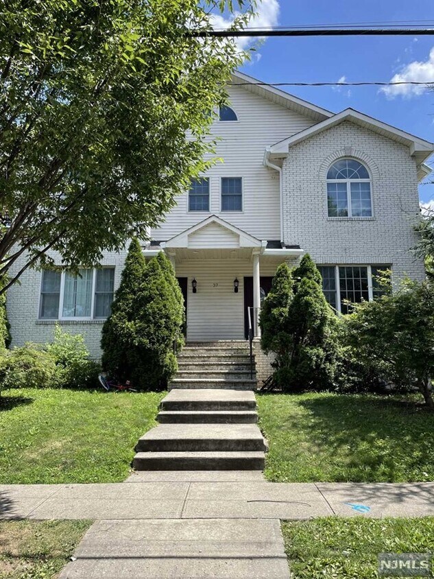 37 Vanderburgh Ave Unit B, Rutherford, NJ 07070 Condo for Rent in