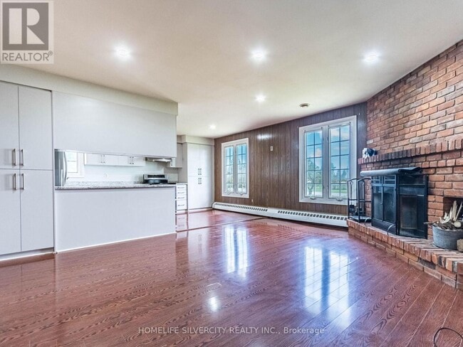 Building Photo - 5638 Appleby Line