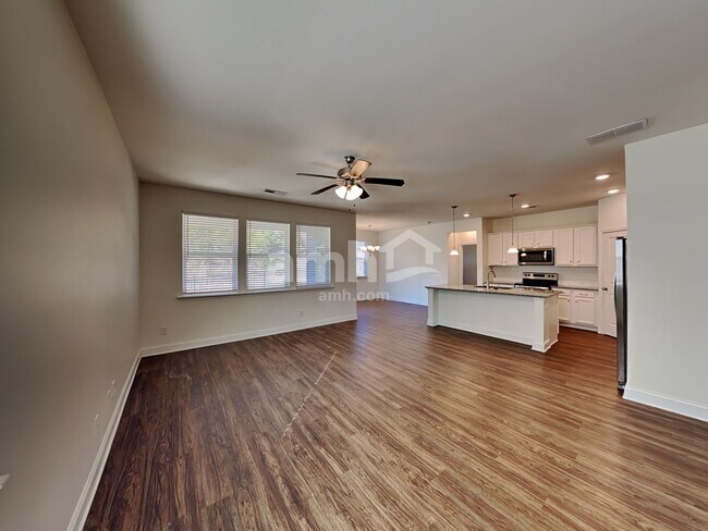 Building Photo - 713 Cyprus Ave