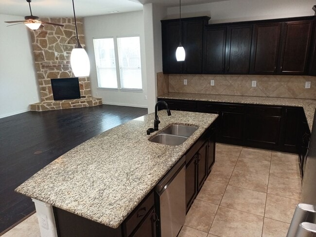 Building Photo - 1704 Freedom Dr