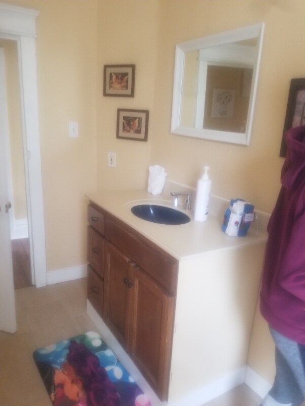 3311 E 19th St Unit Kansas City, Kansas City, MO 64127 Room for Rent