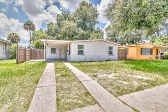 Building Photo - 2804 N 33rd St