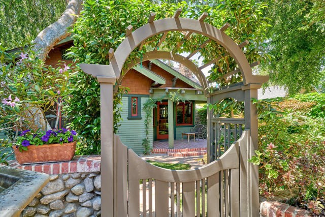 Foto del edificio - 845 S Los Robles Ave