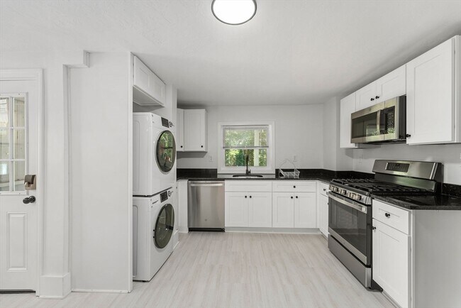 Building Photo - 21 Main St