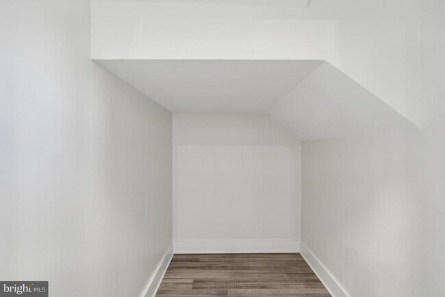 Foto del edificio - 19520 Village Walk Dr