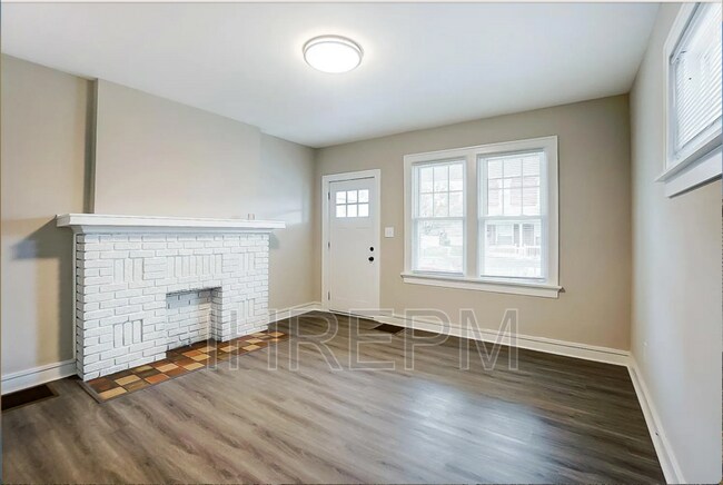 Building Photo - 99 N Harris Ave