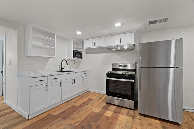 Photo - 3543 W Grant St Apartment