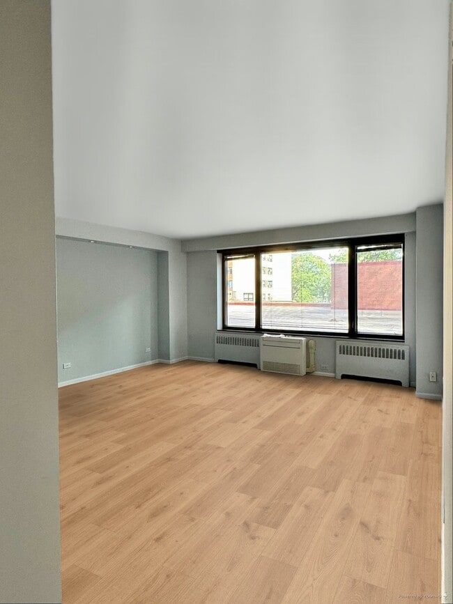 Building Photo - 3100 N Lake Shore Dr