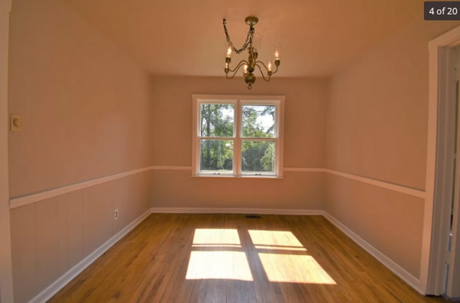 Foto del edificio - 4 bed/3.5 bath, half acre lot, 100 yards f...