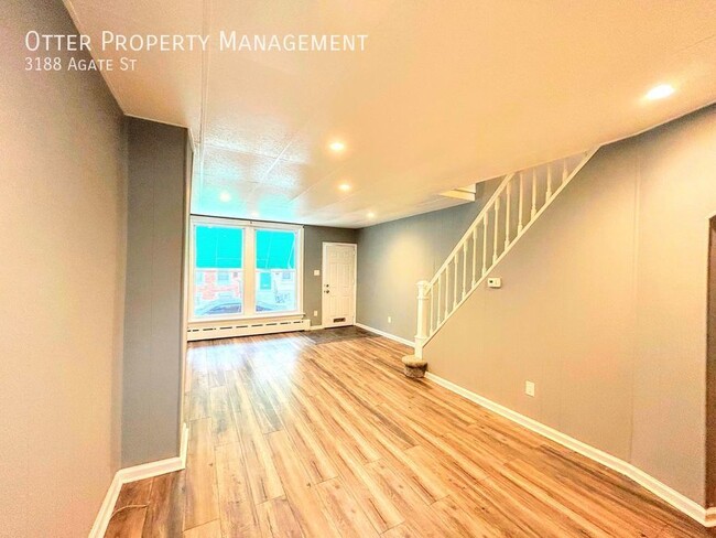 Foto del edificio - Lovely 2BR/1BA Port Richmond Home with Pri...