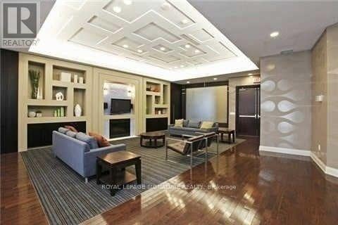 Building Photo - 5793 Yonge St