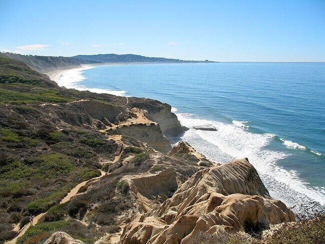 Minutes from Pacific Ocean - 4059 Carmel View Rd