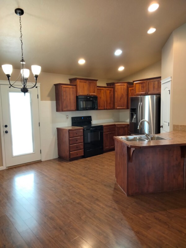 Building Photo - 841 Gregory Way