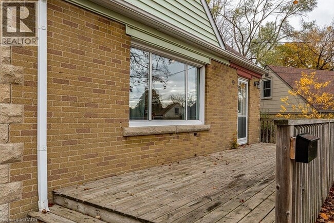 Building Photo - 10 Janis Ct