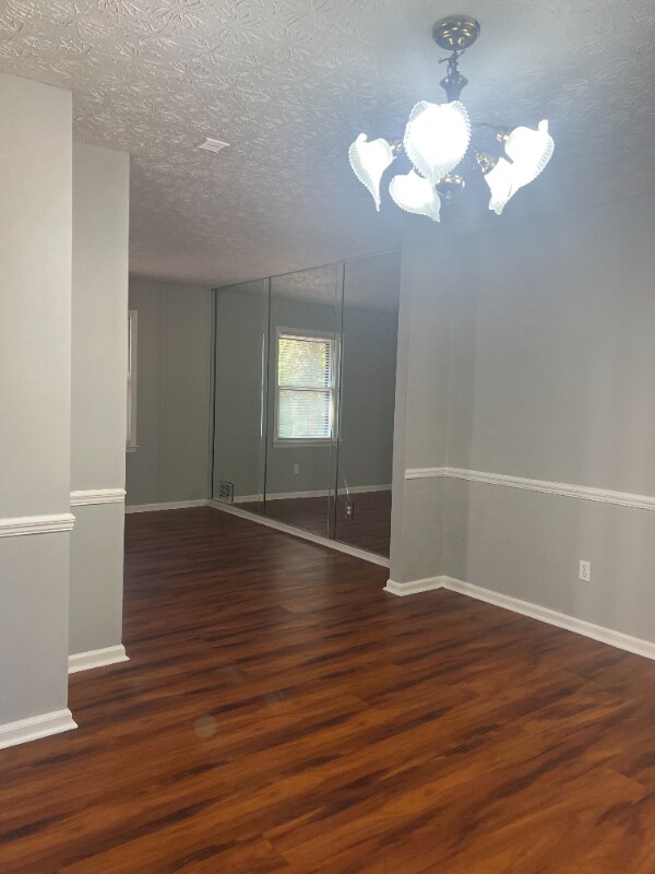 Foto del edificio - 1675 Oak Ridge Way NW
