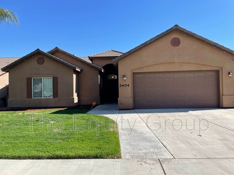 2404 N Crowe St, Visalia, CA 93291 House Rental in Visalia, CA