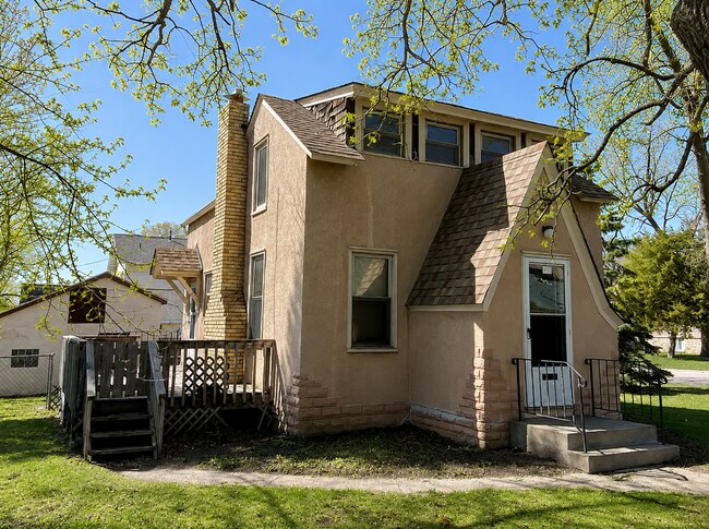 Foto del edificio - Charming 2BR/2.5 BA Anoka Home Available 8/1! Walk to Downtown