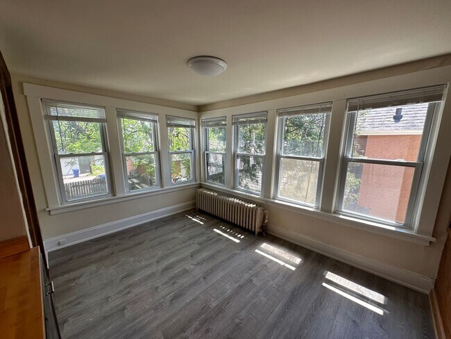 Foto del edificio - 416 Daly St