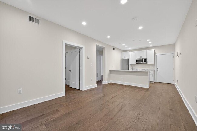 Foto del edificio - 1412 Chapin St NW