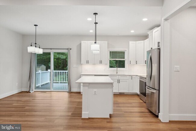 Building Photo - 757 Cabin Point Dr
