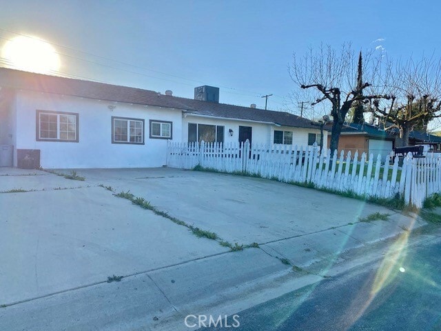 Building Photo - 480 S Randy St