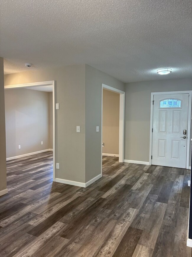 Foto del edificio - Charming 2-Bedroom, 2-Bath Home in the Hea...