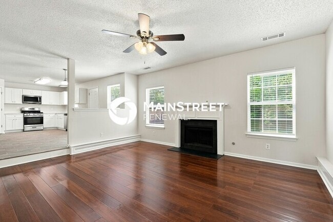 Photo - 4 Bedroom Pet-Friendly Home in ELLENWOOD, GA with Main Street Renewal