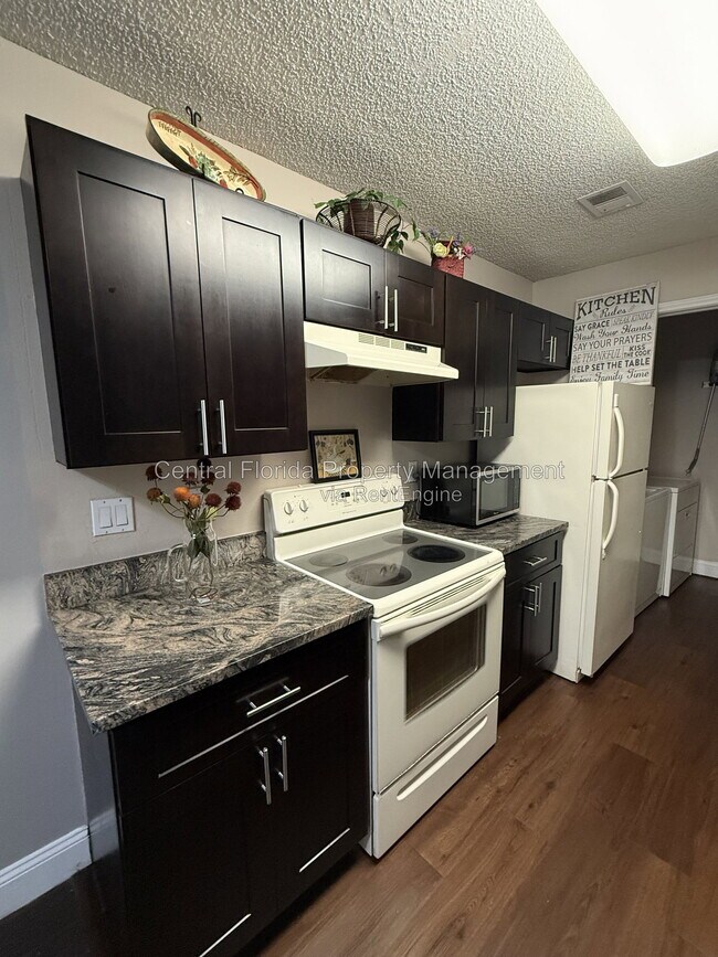 Foto del edificio - 2501 Grassy Point Dr