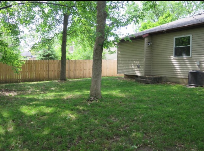 Foto del edificio - 2957 Charmwood Ct