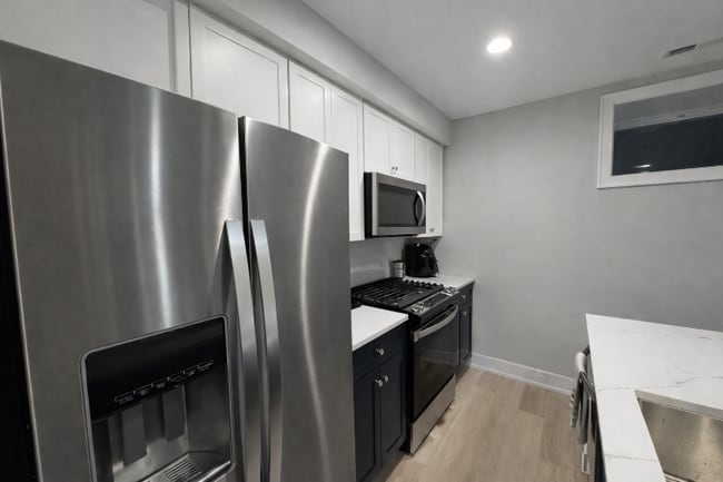 Foto del edificio - 1535 N Maplewood Ave