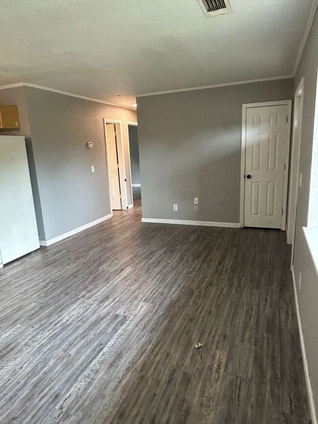 Building Photo - 10101 Fawn Ln