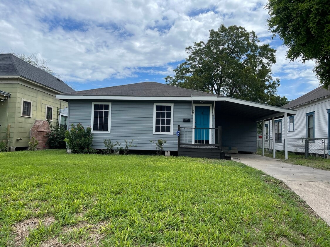325 E Johnston Ave, Kingsville, TX 78363 House Rental in Kingsville