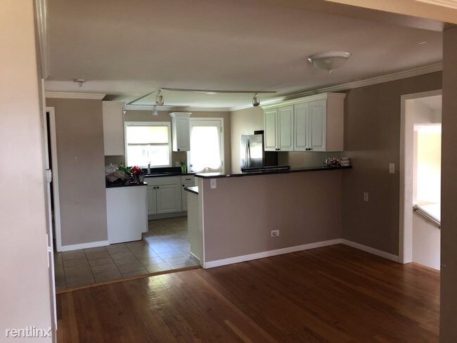 Building Photo - 3 br, 2 bath House - 24029 N Lakeside Dr