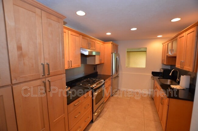 Building Photo - 58 Neptune Ave