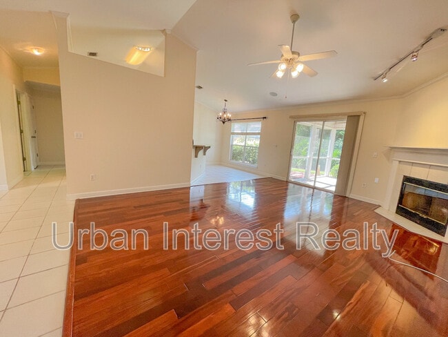 Building Photo - 4041 Broken Arrow Ct